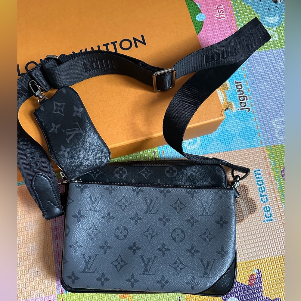 Louis Vuitton Trio Messenger